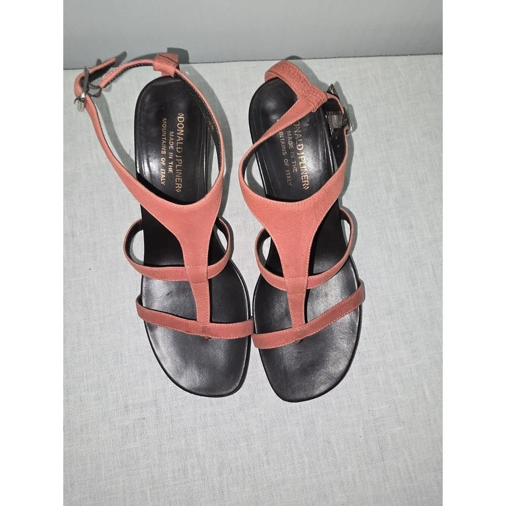 Donald J Pliner Temira Suede Strappy T-Strap Heels Sandals Shoes 8.5 Narrow